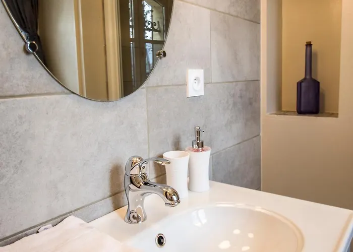 Bel Renove En Bord De Garonne